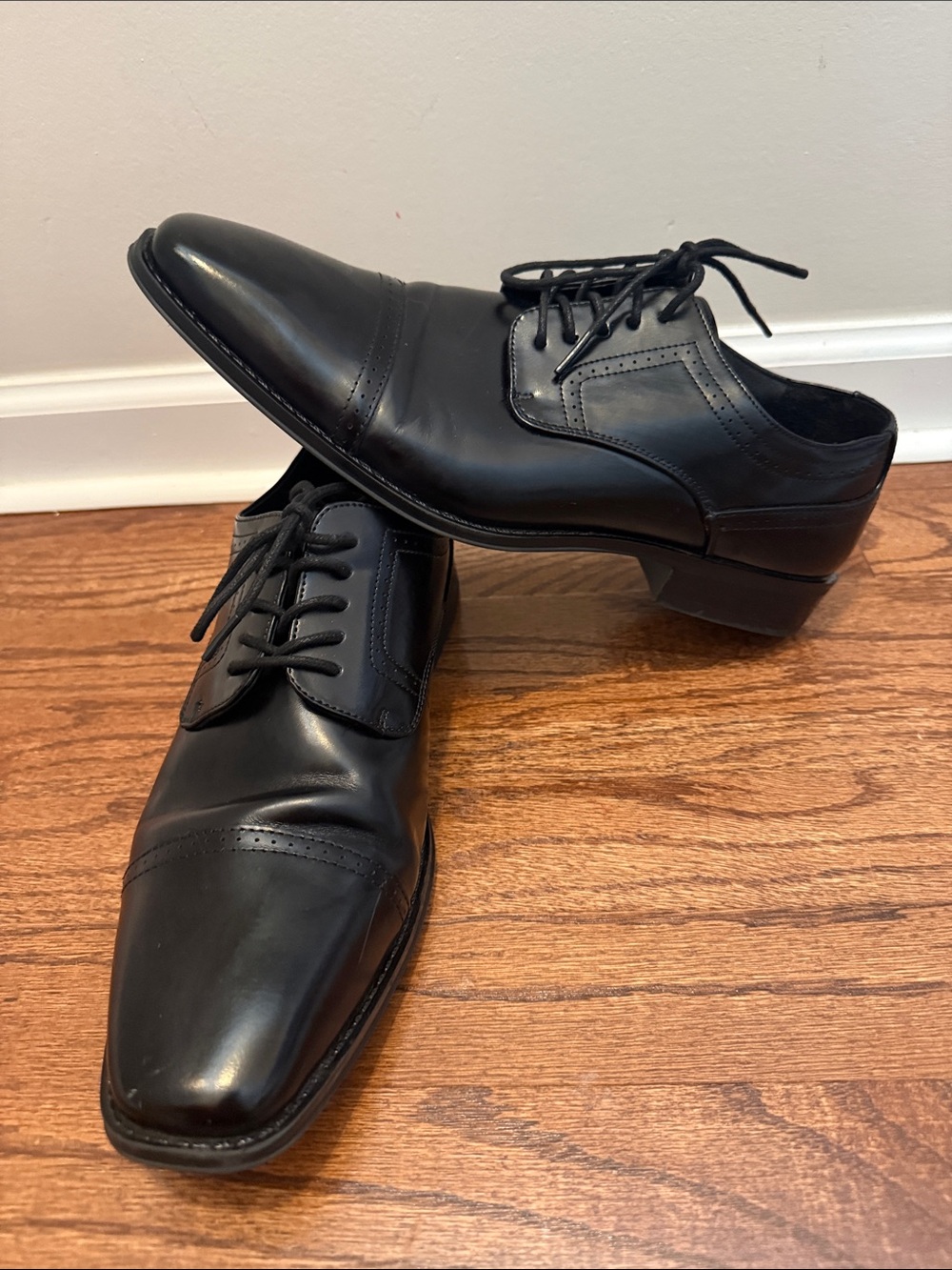 Stacy Adams Black Leather Cap-Toe Oxfords